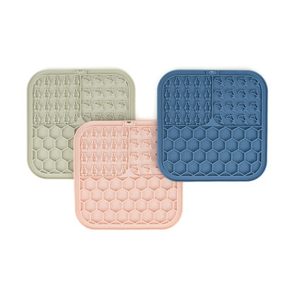 Silikone Pet Lick Pad Slow Feeder Licking Mat voor honden/katten Op maat gemaakte angstverlichting
