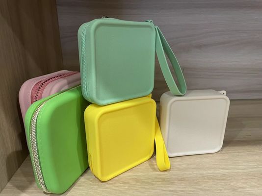 Gepersonaliseerde 100% voedselkwaliteit siliconen cosmetische zak opslagdoos voor make-up accessoires