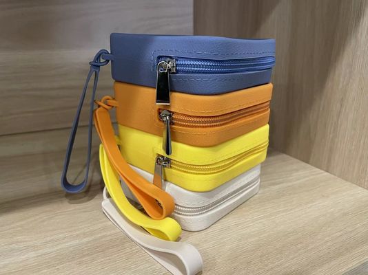 Gepersonaliseerde 100% voedselkwaliteit siliconen cosmetische zak opslagdoos voor make-up accessoires