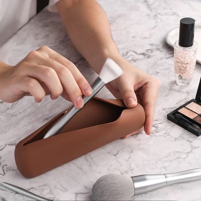 Moderne design 100% voedselkwaliteit siliconen cosmetische borstel opslagdoos met magneet sluiting